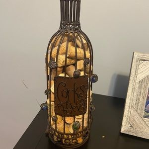 Wine cork decorative holder